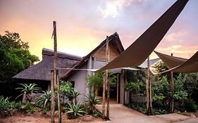 Royal Thonga Safari Lodge